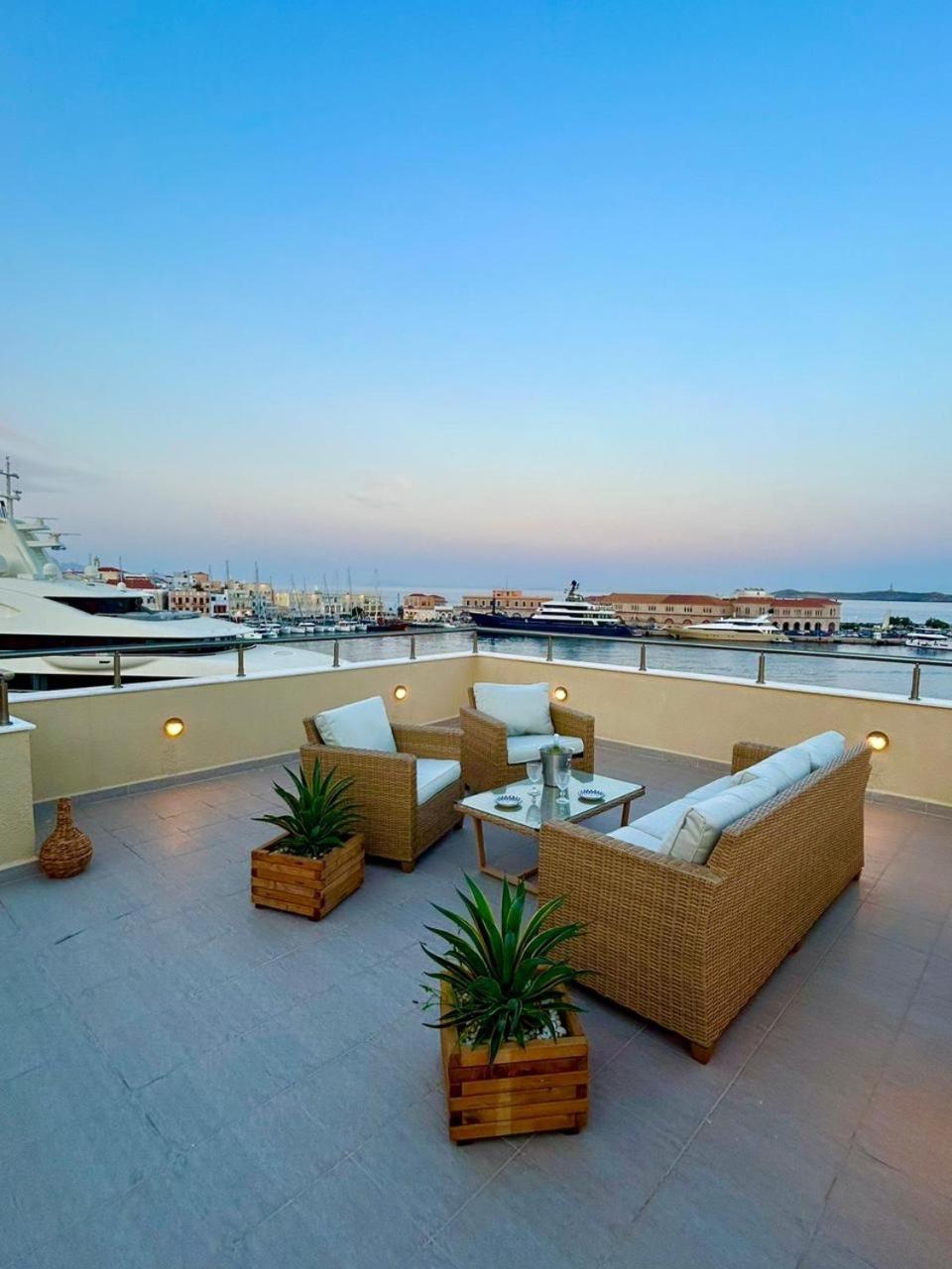 Emilia Suites Ermoupoli Exterior foto