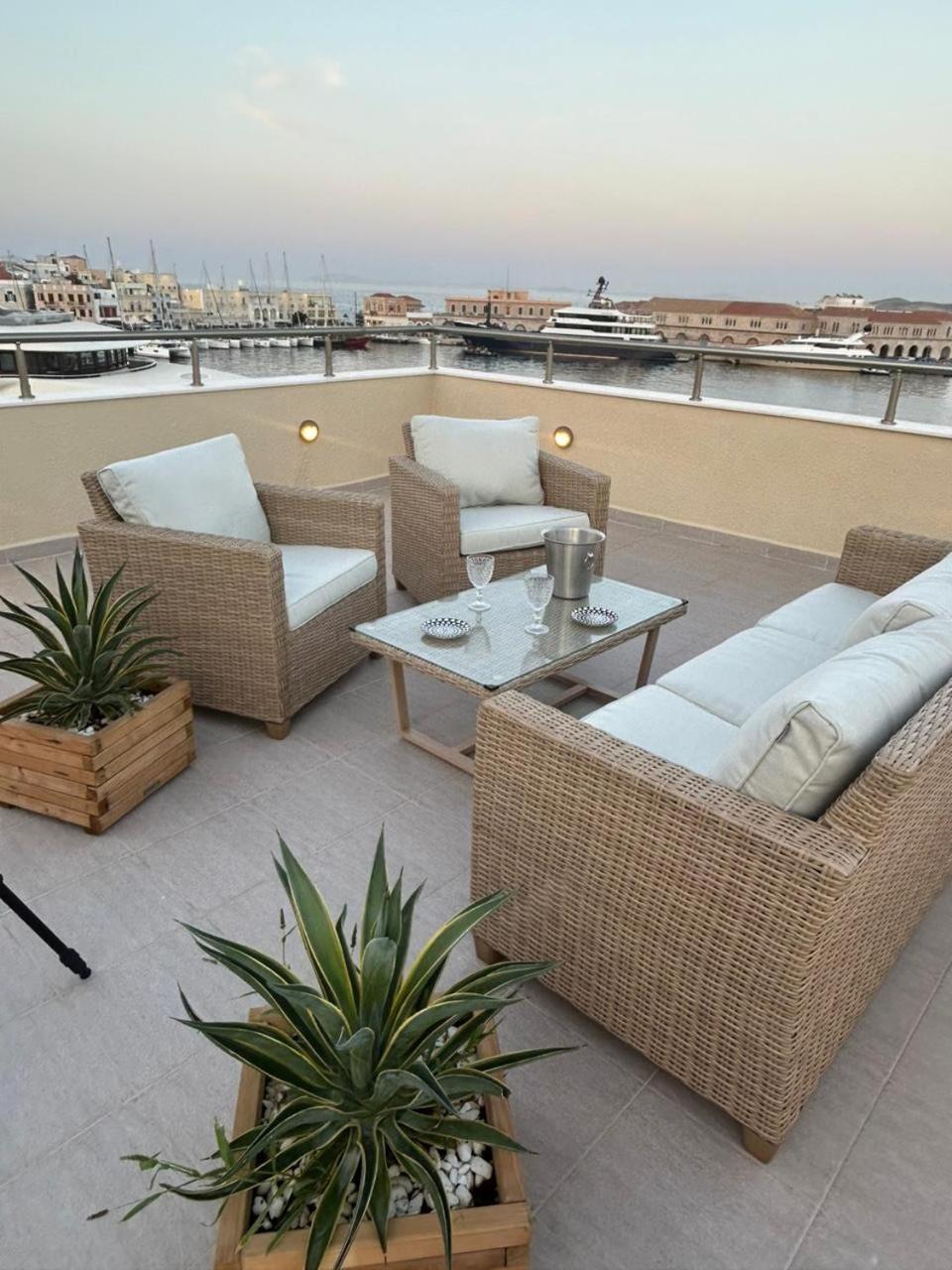 Emilia Suites Ermoupoli Exterior foto
